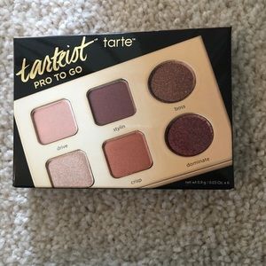 Tarte Tarteist Pro To Go mini palette.